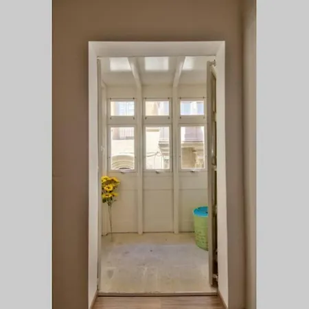 Timeless Elegance : Centre Apartment *