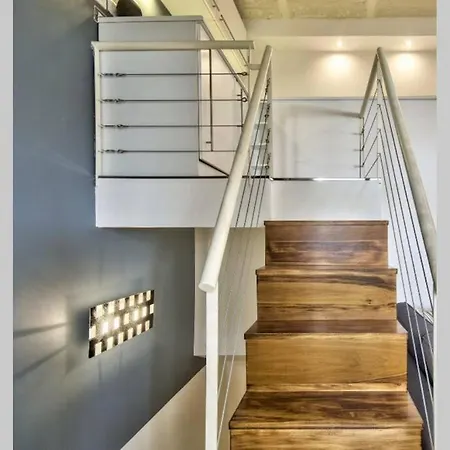 Timeless Elegance : Centre Apartment *